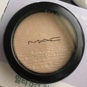 MAC Extra Dimension Skinfinish Highlighter